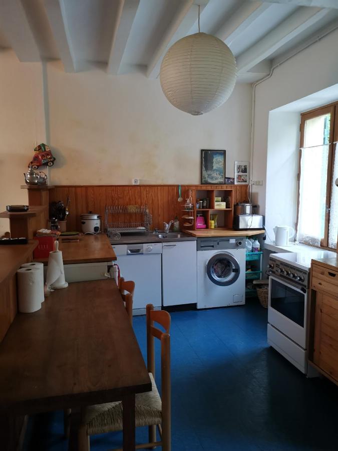 Gite Des Petites Ruelles : Familial Et Chaleureux Troo Exterior photo