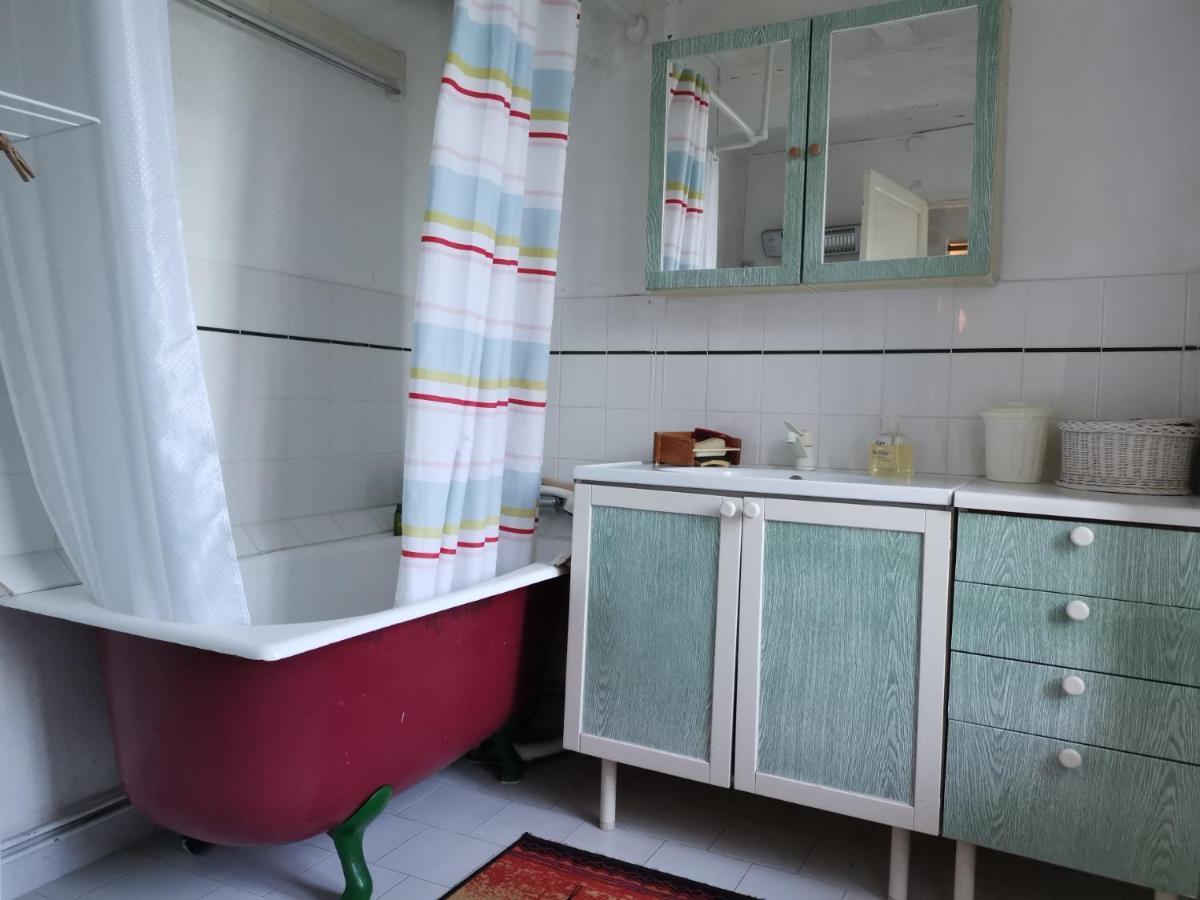 Gite Des Petites Ruelles : Familial Et Chaleureux Troo Exterior photo